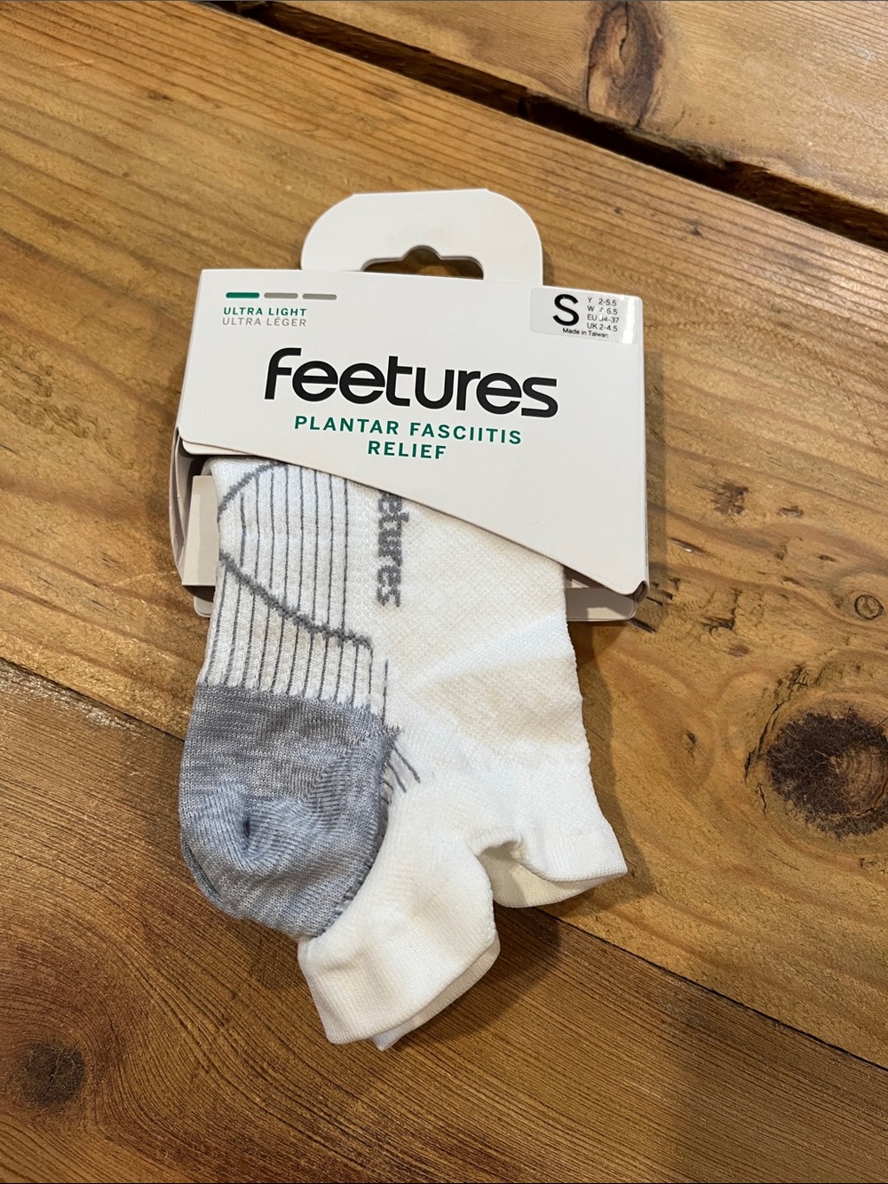 New! FEETURES S Plantar Fasciitis Relief Ankle Socks Ultra Light